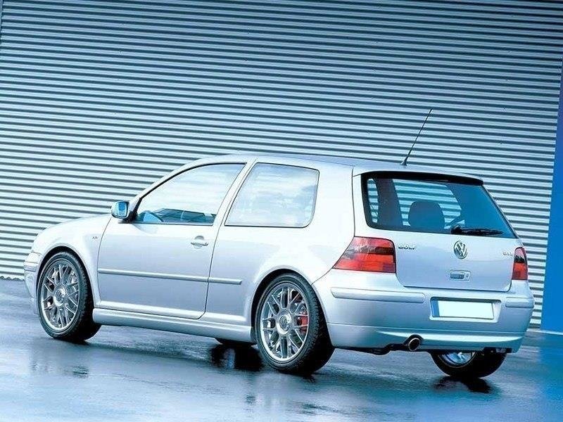 RAJOUT DU PARE-CHOCS ARRIERE VW GOLF 4 25'TH ANNIVERSARY LOOK (version avec une simple sortie pour pot final d'echappement) VW-GO-4-25TH-R2A