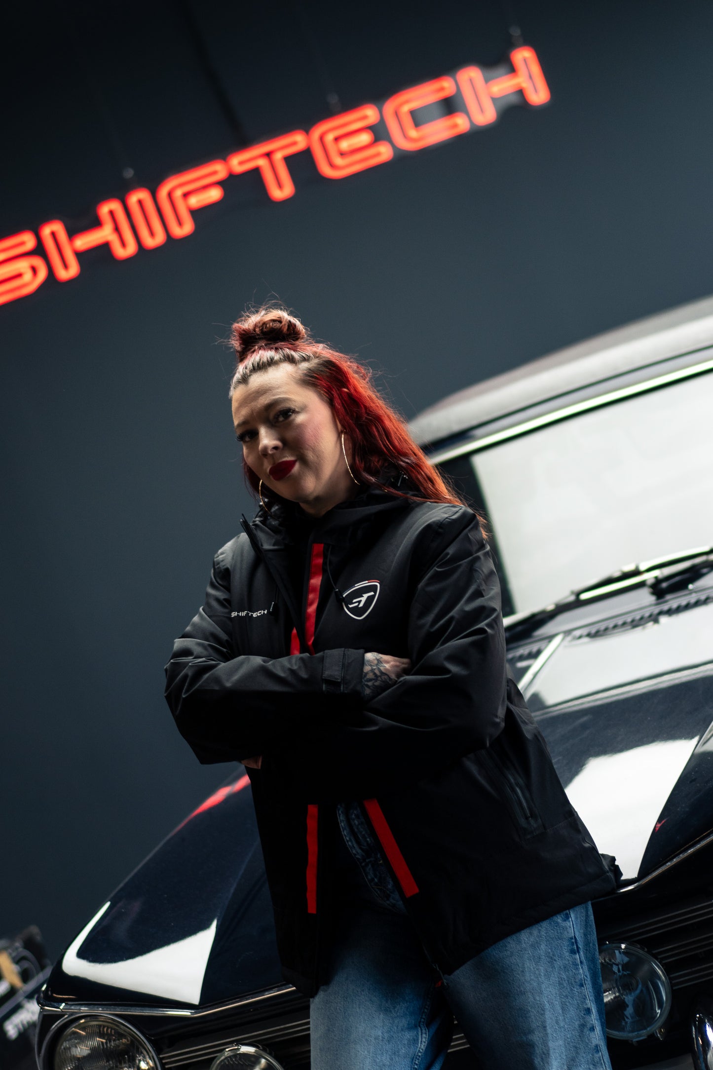 MANTEAU MI-LONG A CAPUCHE BANDE ROUGE SHIFTECH
