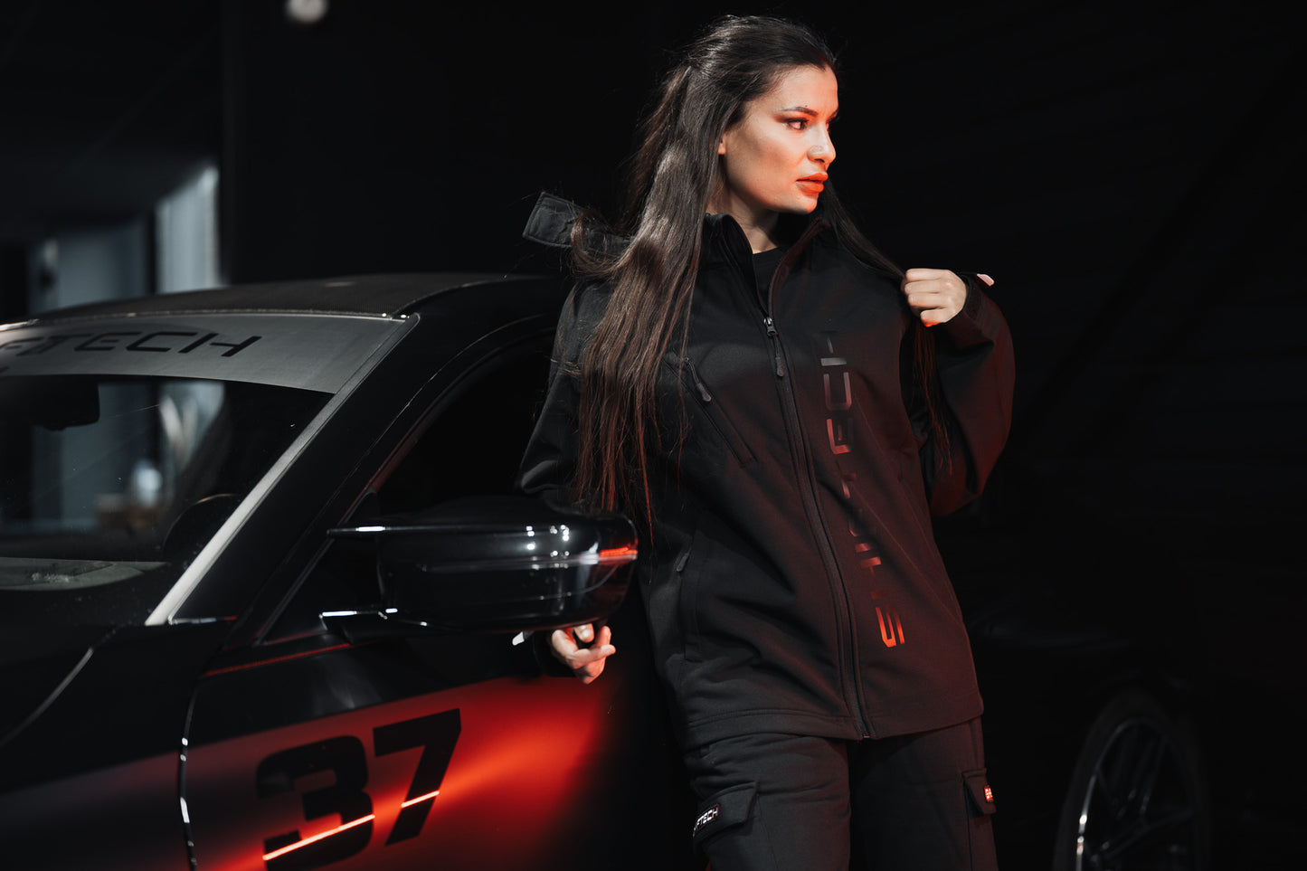 VESTE NOIR À CAPUCHE AMOVIBLE IMPRIMÉ DOS SHIFTECH NOIR - UNISEXE