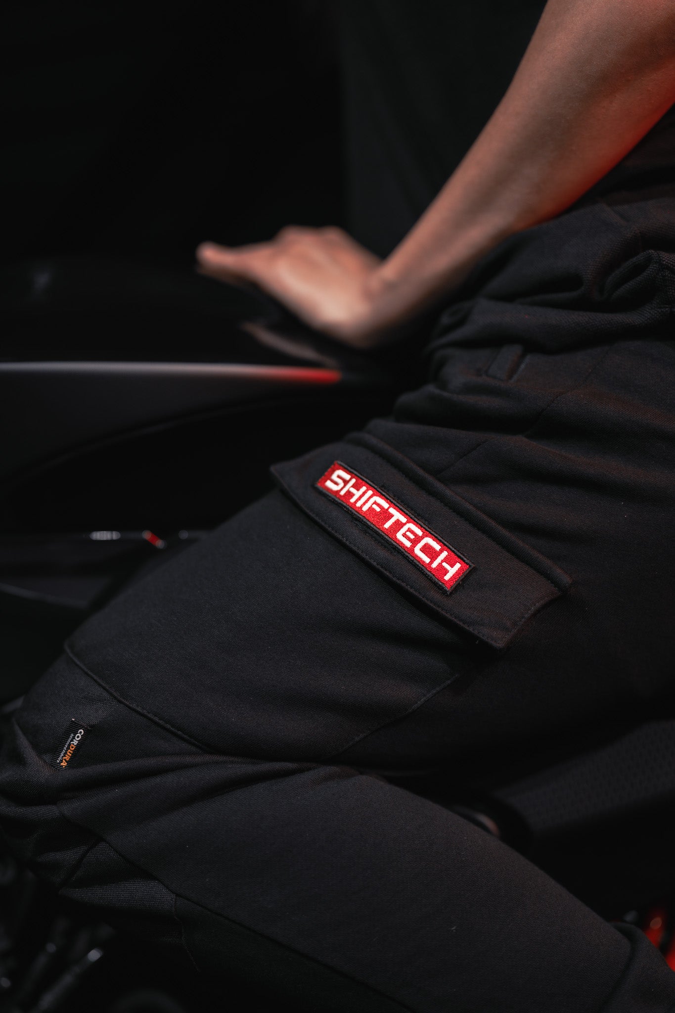 PANTALON NOIR CARGO SHIFTECH ATELIER - UNISEXE