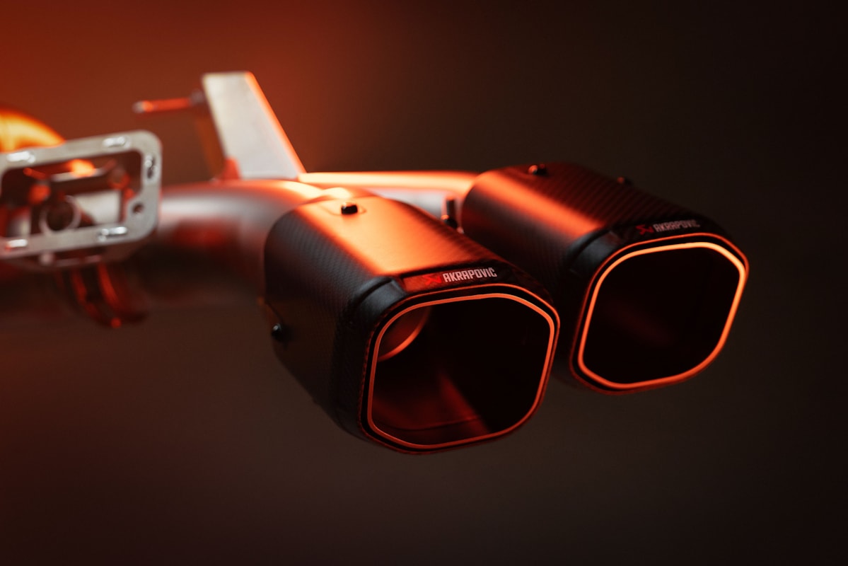 Embouts en carbone Akrapovic TP-CT/79