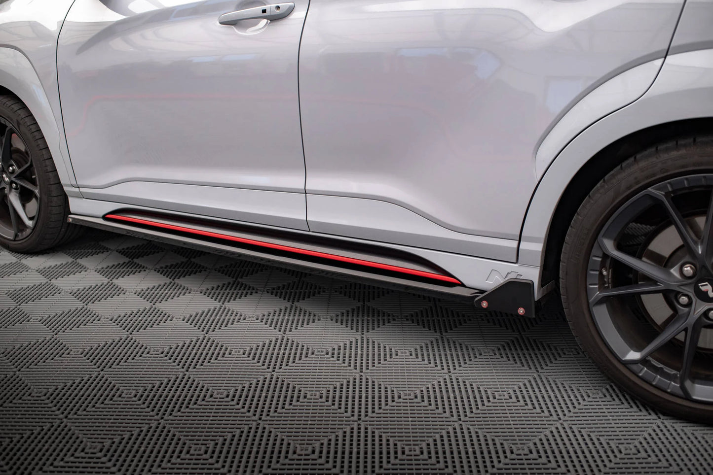 Rajouts Des Bas De Caisse V.1 + Flaps Hyundai Kona N Mk1 HY-KO-1-N-SD1G+SF1B