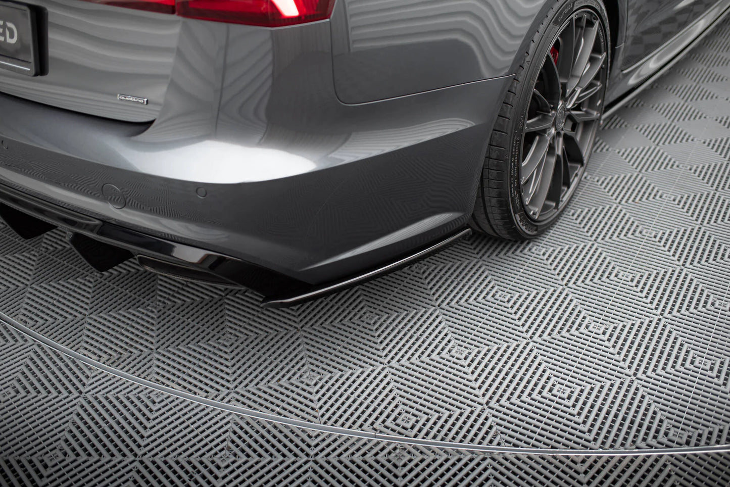 Lames De Pare-Chocs Arrière Latérales Audi S6 / A6 S-Line / A6 C7 FL  AU-S6-C7F-AV-RSD1G